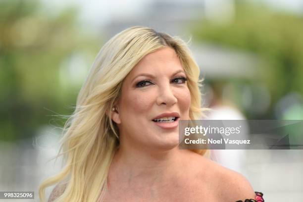 Tori Spelling visits "Extra" at Universal Studios Hollywood on July 13, 2018 in Universal City, California.