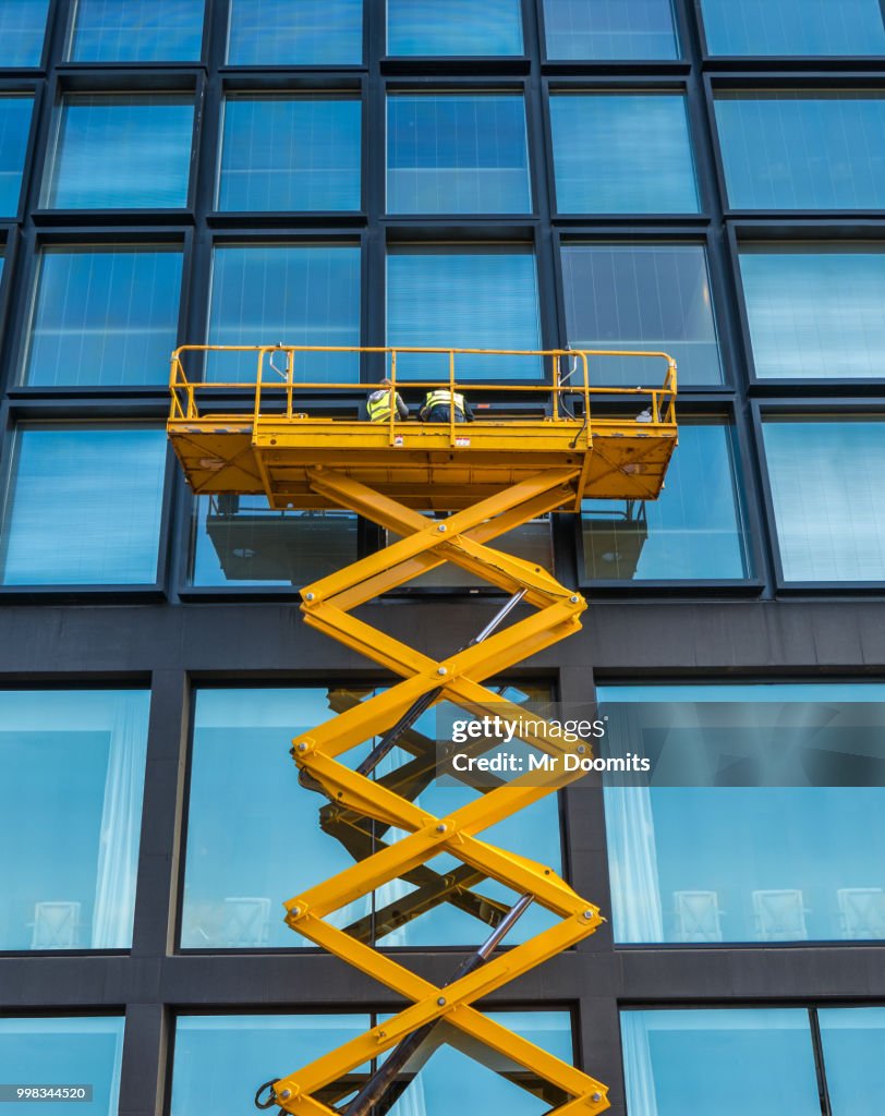 Scissor Lift Office Block