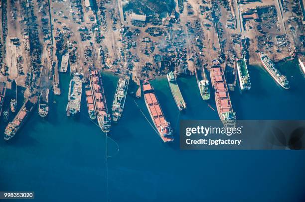 wreck shipyard - dismantling stock pictures, royalty-free photos & images