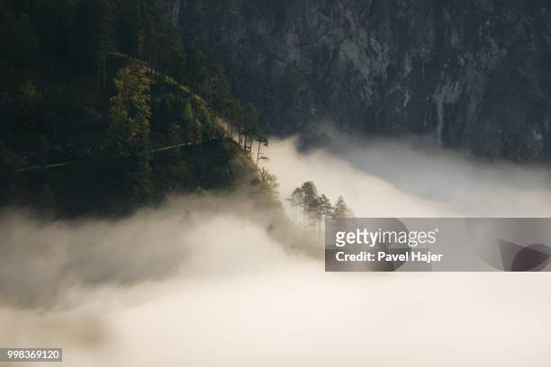 totes gebirge - gebirge stock pictures, royalty-free photos & images