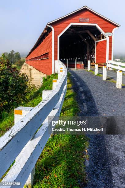 canada-quebec-notre-dame-des-pins-pont couvert perrault [covered bridge] - pont architecture stock-fotos und bilder