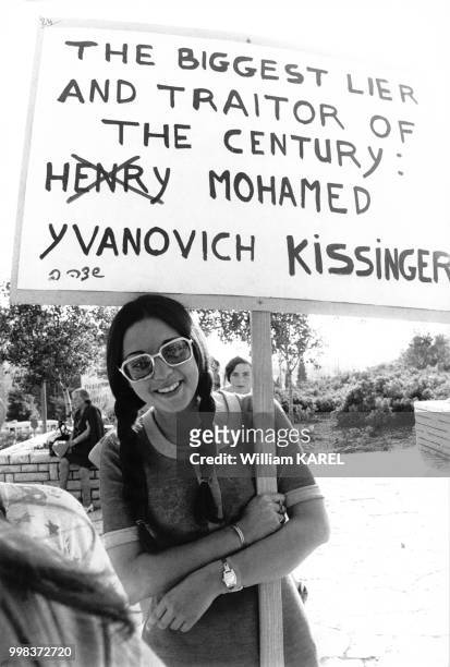 Manifestation contre la politique de Henry Kissinger le 20 mai 1974 à Jérusalem en Israël.