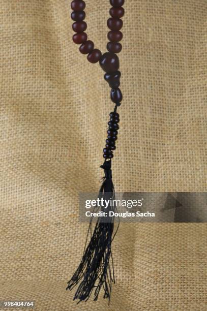 arab tasbi beads - religiöses ereignis stock-fotos und bilder