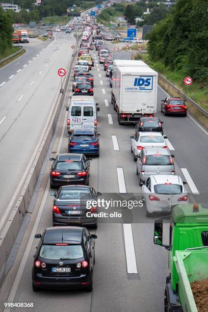 verkeersopstopping op duitse snelweg a643 - ollo stockfoto's en -beelden