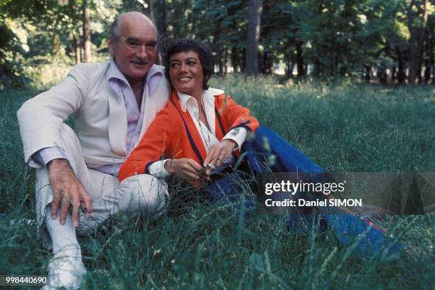 Eddie Barclay et sa cinquième épouse Michèle Demazures le 15 juin 1973, France.