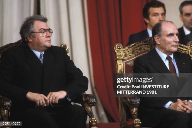 Pierre Mauroy et François Mitterrand lors de l'investiture de ce dernier comme président de la République au palais de l'Elysée le 21 mai 1981 à...