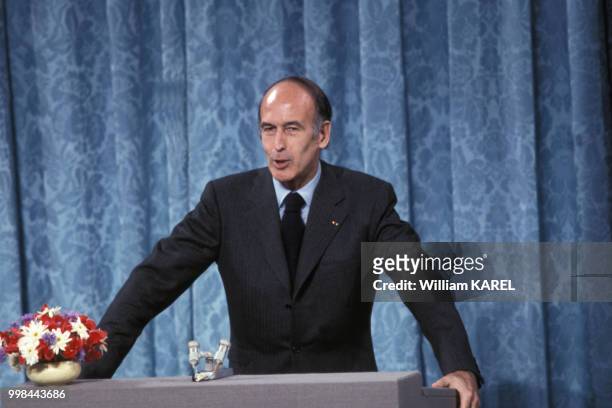 Première conférence de presse de Valéry Giscard d'Estaing au Palais de l'Elysée le 25 juillet 1974 à Paris, France.