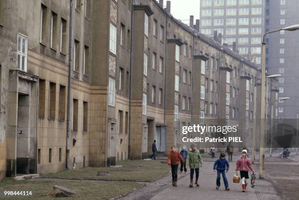 Barre d'immeuble à Leipzig en mars 1985, RDA.