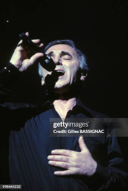 Charles Aznavour en concert au Palais des Congrès à Paris le 14 avril 1988, France.