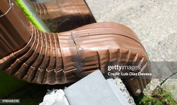 copper gutter system - eaves stock pictures, royalty-free photos & images