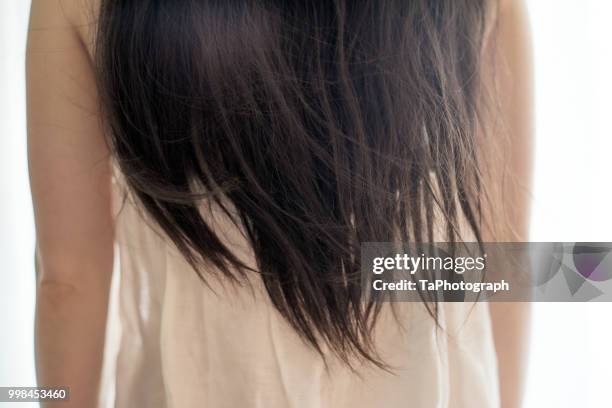long black hair - losing virginity - fotografias e filmes do acervo