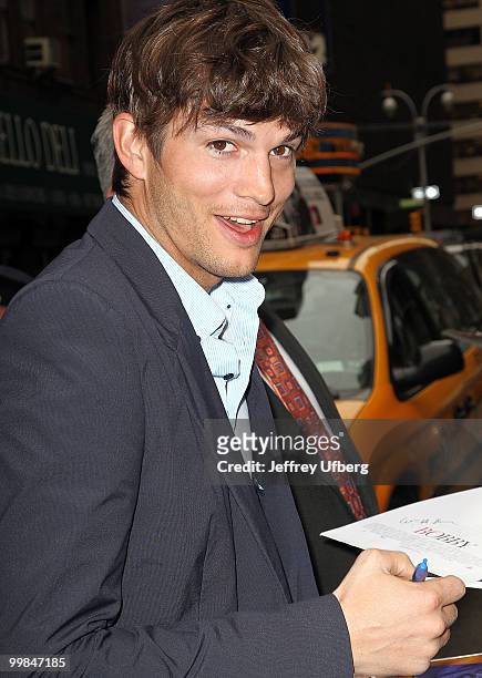 Actor Ashton Kutcher visits "Late Show With David Letterman" at the Ed Sullivan Theater on May 17, 2010 in New York City.