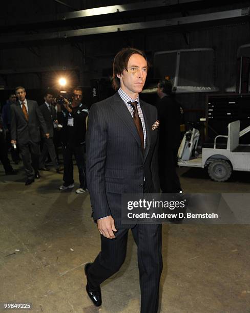 Steve Nash of the Phoenix Suns arrives before taking on the Los Angeles Lakers in Game One of the Western Conference Finals during the 2010 NBA...