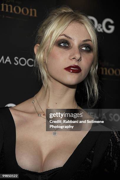 Taylor Momsen attends the Cinema Society & D&G screening of "The Twilight Saga: New Moon" at Landmark's Sunshine Cinema on November 19, 2009 in New...