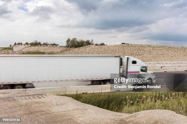 truck on highway - benjamin rondel stock pictures, royalty-free photos & images