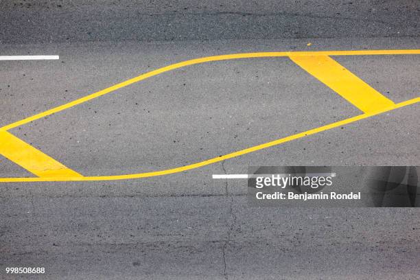 road markings - benjamin rondel stock pictures, royalty-free photos & images