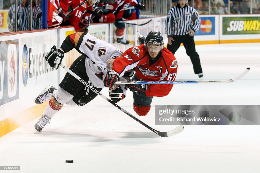 2010 Memorial Cup Tournament - Calgary Hitmen v Windsor Spitfires