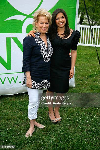 Bette Midler and America Ferrera attend the New York Restoration Project's 9th Annual Spring Picnic at Fort Washington Park on May 17, 2010 in New...