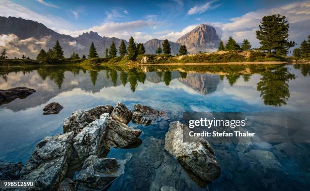 bergsee - bergsee stock-fotos und bilder