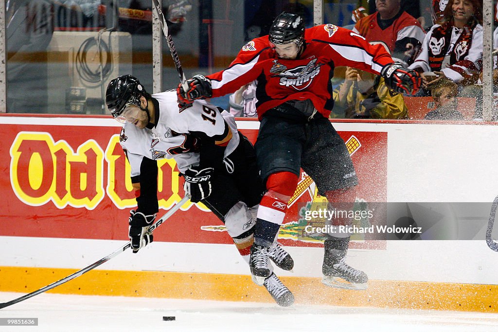 2010 Memorial Cup Tournament - Calgary Hitmen v Windsor Spitfires