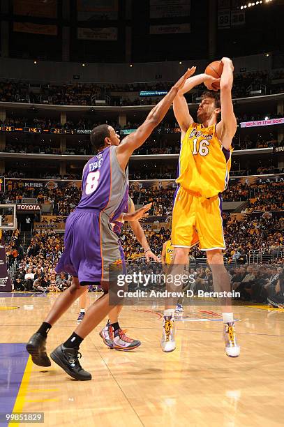 Pau Gasol of the Los Angeles Lakers shoots against Channing Frye of the Phoenix Suns in Game One of the Western Conference Finals during the 2010 NBA...