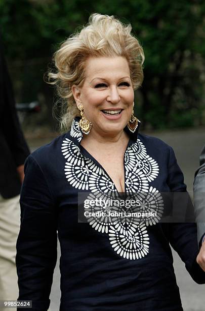 Bette Midler attends the 9th annual New York Restoration Project's Spring Picnic at Fort Washington Park on May 17, 2010 in New York City.