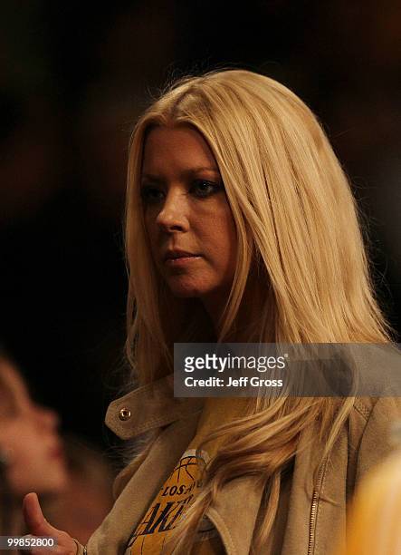 Actress Tara Reid watches the Los Angeles Lakers play the Phoenix Suns in Game One of the Western Conference Finals during the 2010 NBA Playoffs at...
