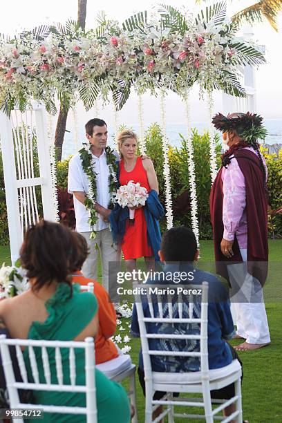 Hawaii" - Jay could not be more excited to do nothing but indulge and relax in this tropical paradise, but then an unexpected reality check dampens...