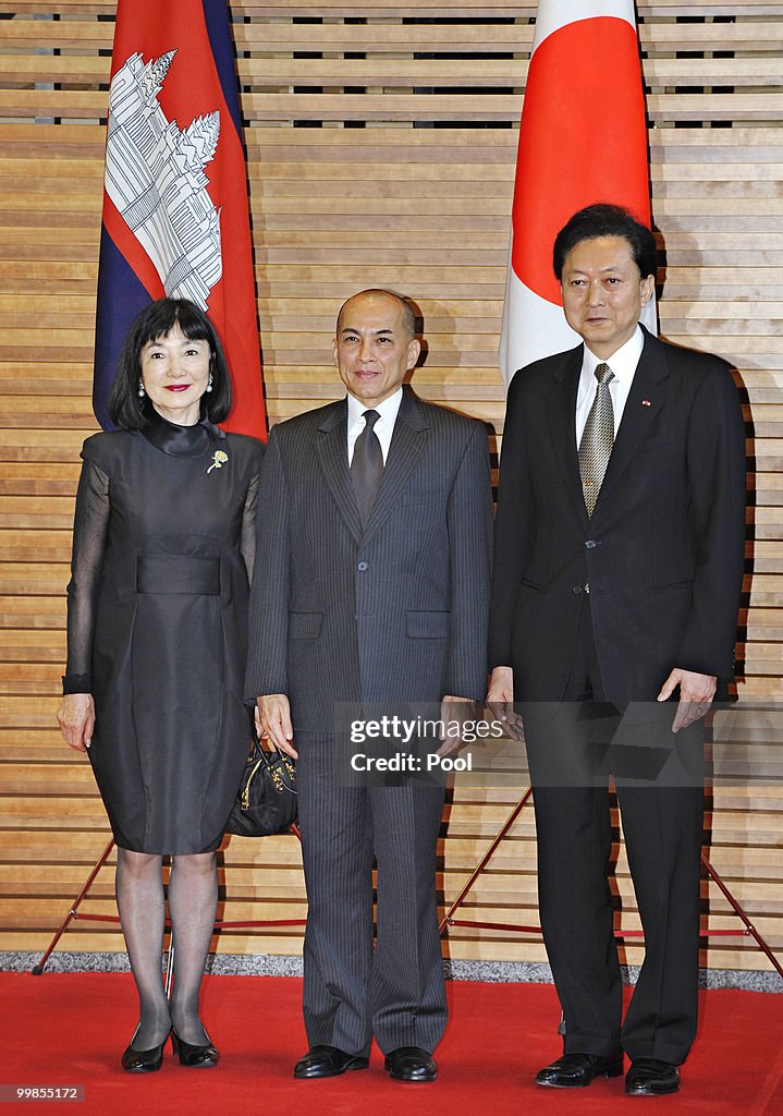 Sihamony King Norodom Sihamoni of Cambodia is welcomed by Japanese Prime... News ...