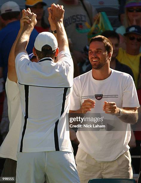 Pat Rafter Trophy 7,264 Stage Rafters Stock Photos, High-Res Pictures, and Images - Getty ...