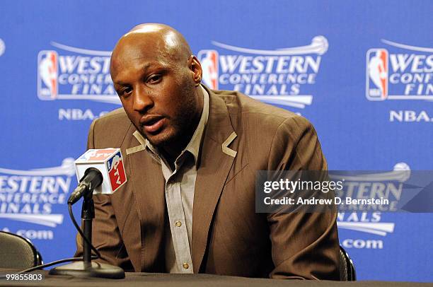 Lamar Odom of the Los Angeles Lakers answers questions from the media following his team's victory over the Phoenix Suns in Game One of the Western...