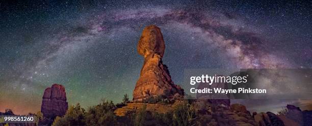 balanced rock panorama, utah, usa - balanced rock stock pictures, royalty-free photos & images