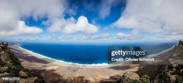 pico de la zarza - pano #1 - zarza stock pictures, royalty-free photos & images