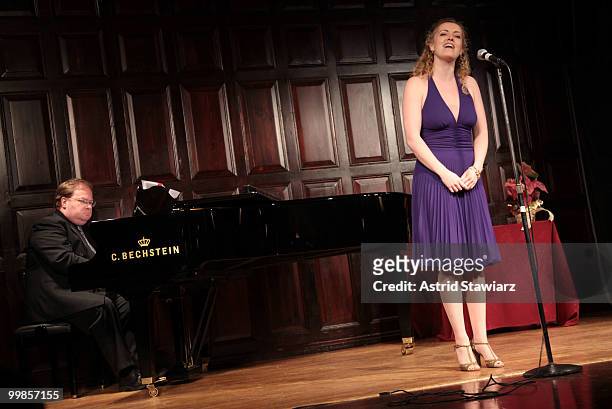 Jennifer Evans attends the Theatre Museum Awards at The Players Club on May 17, 2010 in New York City.