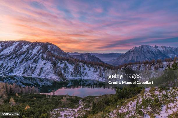 sonnenaufgang am steirersee - sonnenaufgang stock pictures, royalty-free photos & images
