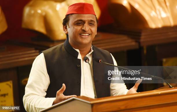 237 Press Conference Of Samajwadi Party Chief Akhilesh Yadav Photos and  Premium High Res Pictures - Getty Images