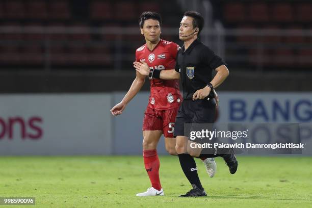 Puttinan Wannasri of True Bangkok United protest to referee during the Thai League 1 match between True Bangkok United and PT Prachuap FC at True...