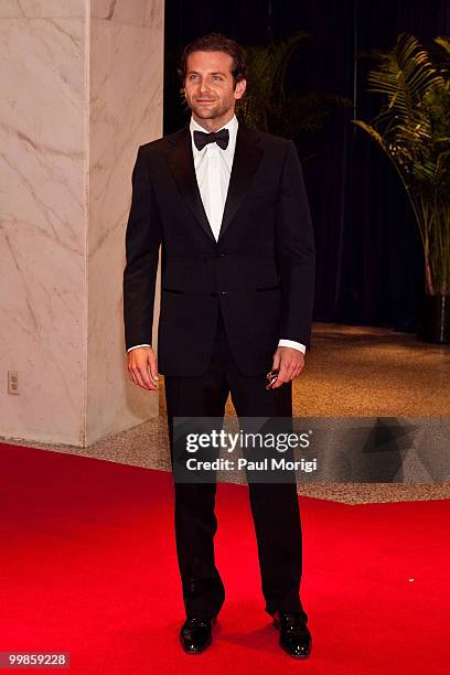 Bradley Cooper arrives at the 2010 White House Correspondents' Association Dinner at the Washington Hilton on May 1, 2010 in Washington, DC.