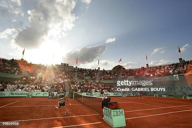 View of the court n1 during US Jennifer Capriati's and Italian Francesca Schiavone's match in the fourth round of the French Open at Roland Garros in...