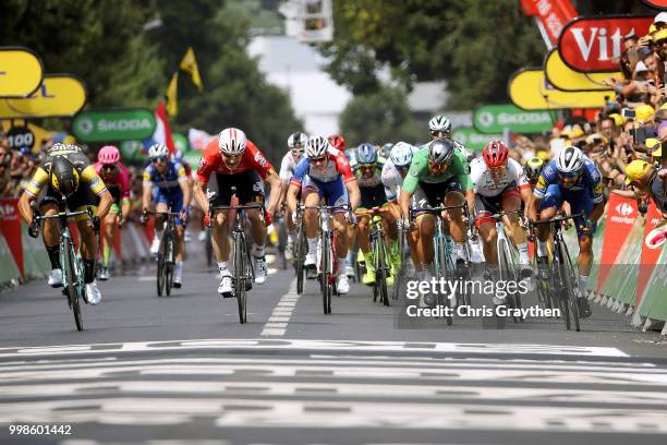 Arrival / Sprint / Dylan Groenewegen of The Netherlands and Team LottoNL - Jumbo / Andre Greipel of Germany and Team Lotto Soudal / Peter Sagan of...