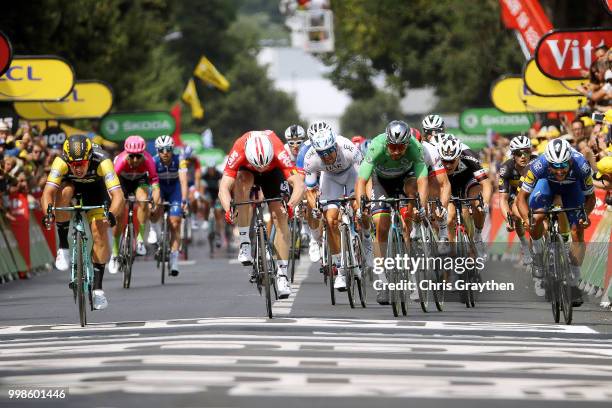 Arrival / Sprint / Dylan Groenewegen of The Netherlands and Team LottoNL - Jumbo / Andre Greipel of Germany and Team Lotto Soudal / Peter Sagan of...