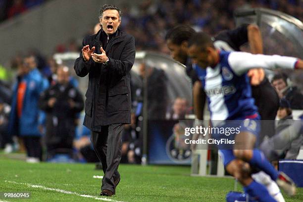 Jose Morinho and Drogba and Bosingwa during a UEFA Champions League First Leg match between Chelsea and FC Porto in Oporto, Portugal on February 21,...