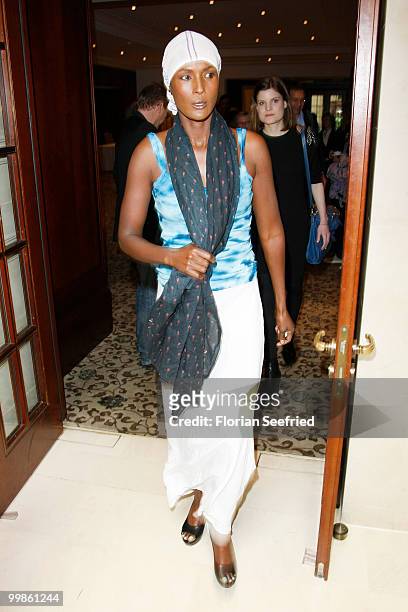 Model, writer Waris Dirie arrives for her book presentation of 'Schwarze Frau, Weisses Land' at Hotel Adlon on May 18, 2010 in Berlin, Germany.