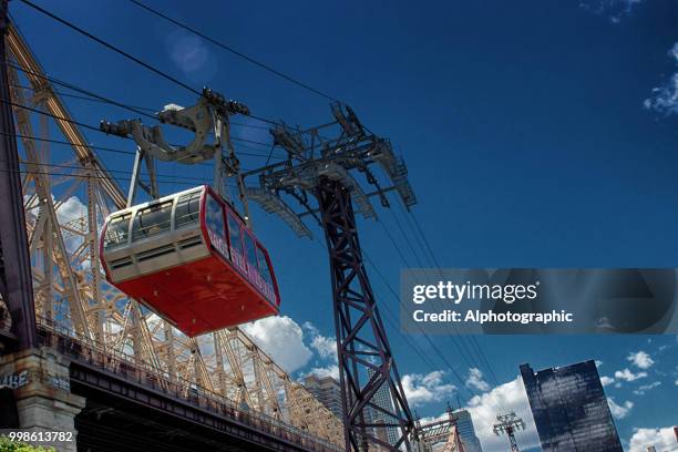 roosevelt island tramway cable car - socorro island imagens e fotografias de stock