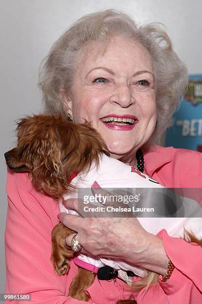 Actress Betty White unveils the "Naked" hot dog at Pink Hot Dogs at Universal CityWalk on April 19, 2010 in Universal City, California.