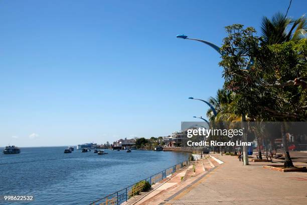 sidewalk in the edge of santarem, amazon region, brazil - amazon region stockfoto's en -beelden