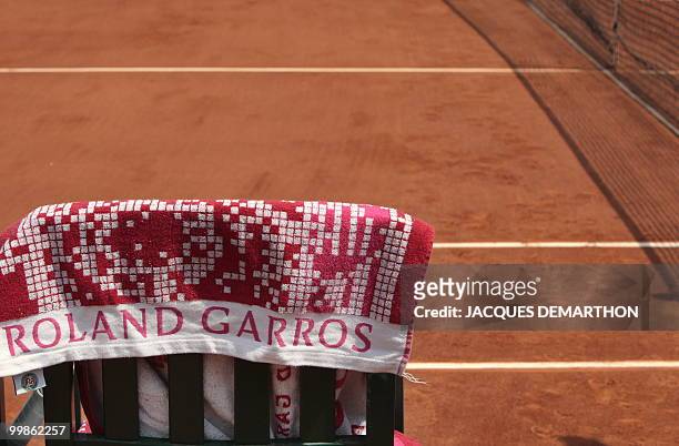 Towel is pictured during play between Russia's Svetlana Kuznetsova and US Serena Williams during a French Open tennis quarter final match on June 3,...