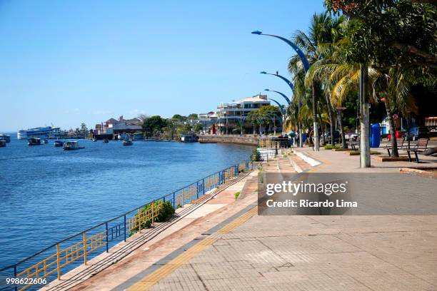 sidewalk in the edge of santarem, amazon region, brazil - amazon region stockfoto's en -beelden