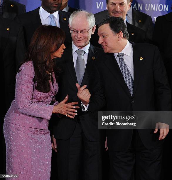 Cristina Fernandez de Kirchner, Argentina's president, left, Herman Van Rompuy, president of the European Council, center, and Jose Manuel Barroso,...