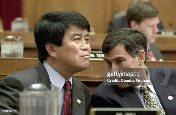 David Wu, D-Or., and Rush Holt, D-N.J., talk during science legislation committee hearing on economic importance of improved math-science education.